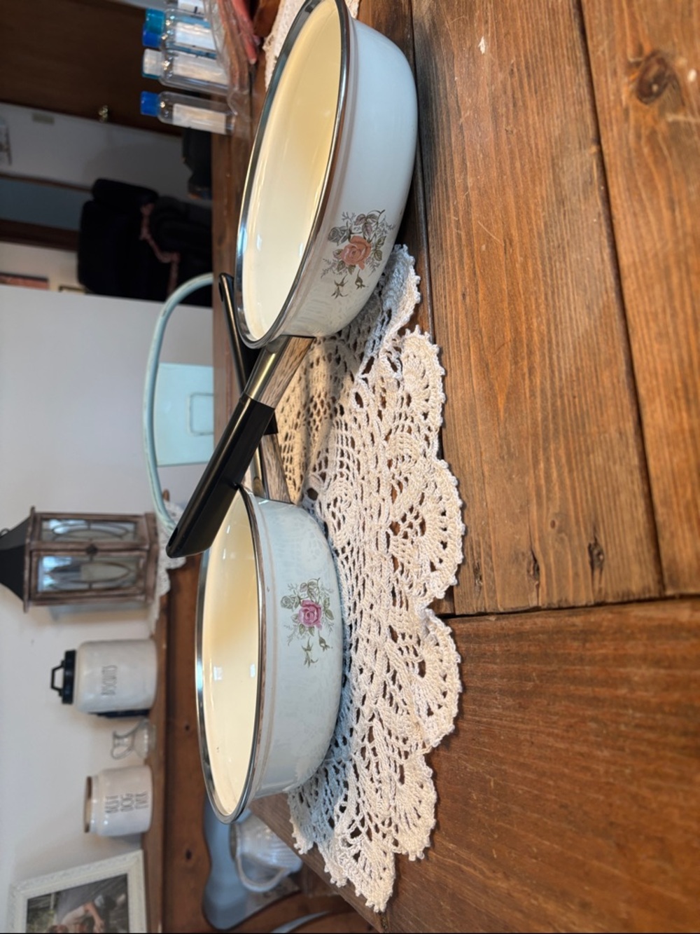 Vintage Floral Enamel Saucepan Set in Cream with Rose Motif